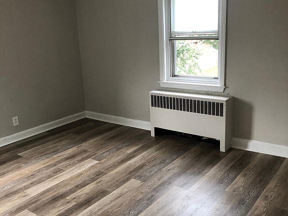 4th image of 1200 Stirling St Floor 2