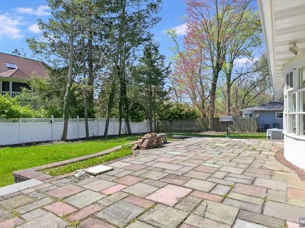 734 Closter Dock Rd, Closter, NJ 07624