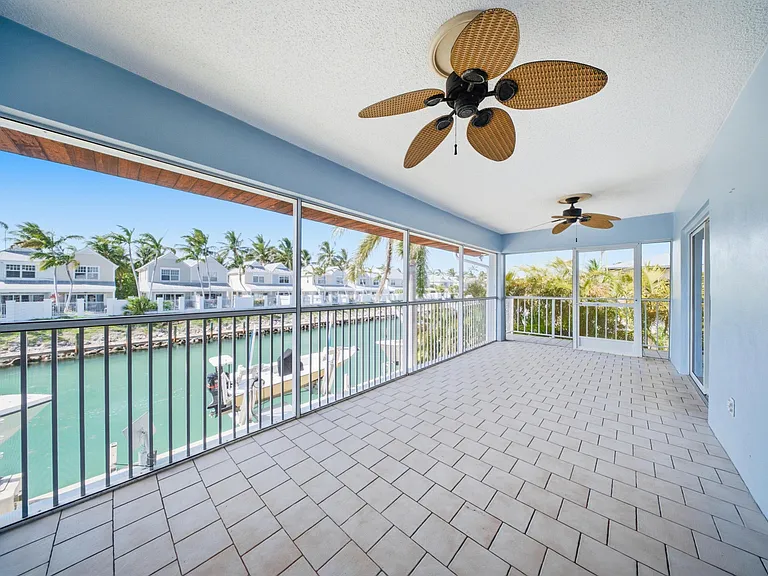 138 N Indies Dr #B — Photo 8