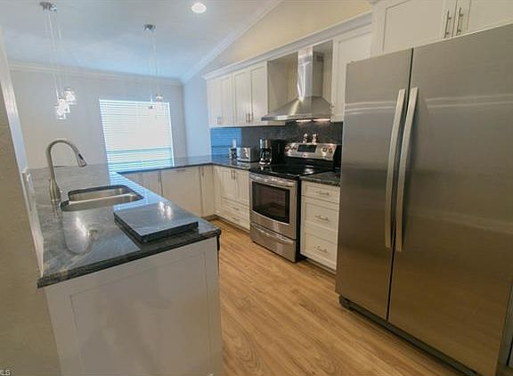 2nd image of 898 Gulf Pavilion Dr #204