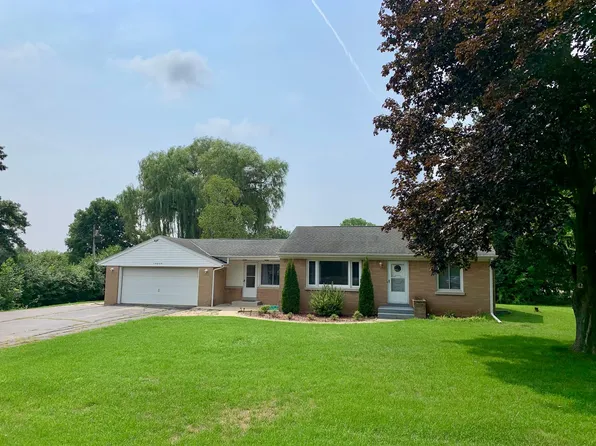 14865 Pershing Dr, Brookfield, WI 53005