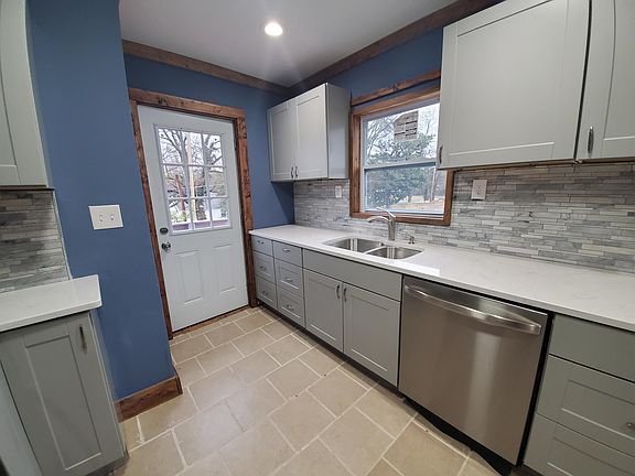 5th image of 2051 E 5th Ave