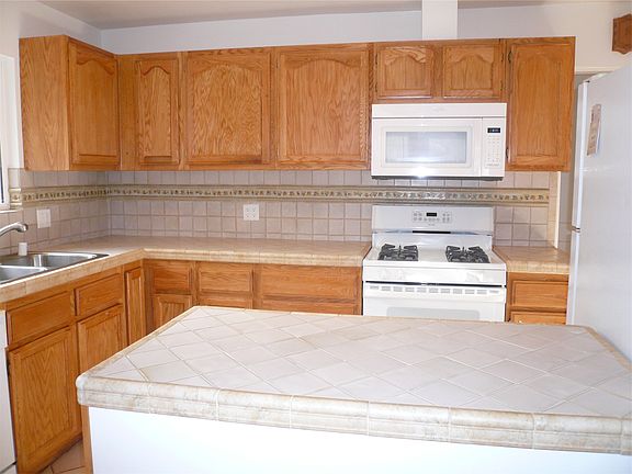 3rd image of 3421 Midvale Ave