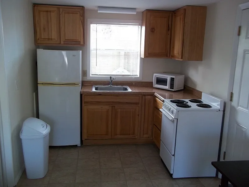 Studio, 300 sqft, $1,000 — Photo 3
