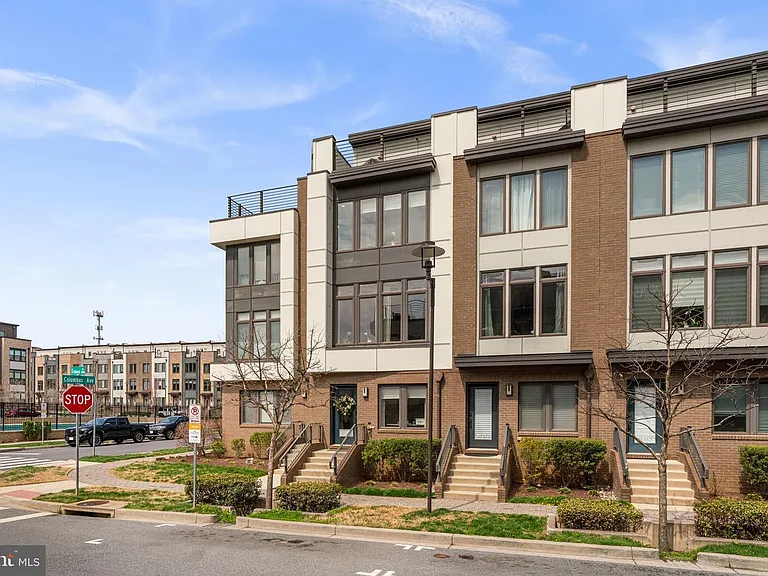 8087 Tribeca St — Photo 2