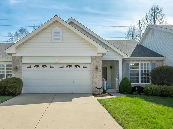 1333 Pine Bluff Dr, Saint Charles, MO 63304