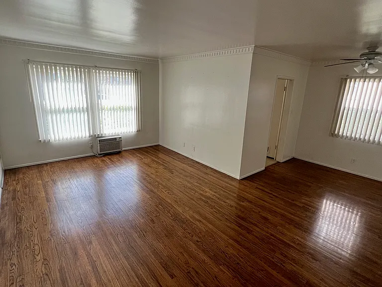 12365 Magnolia Blvd #2 — Photo 4