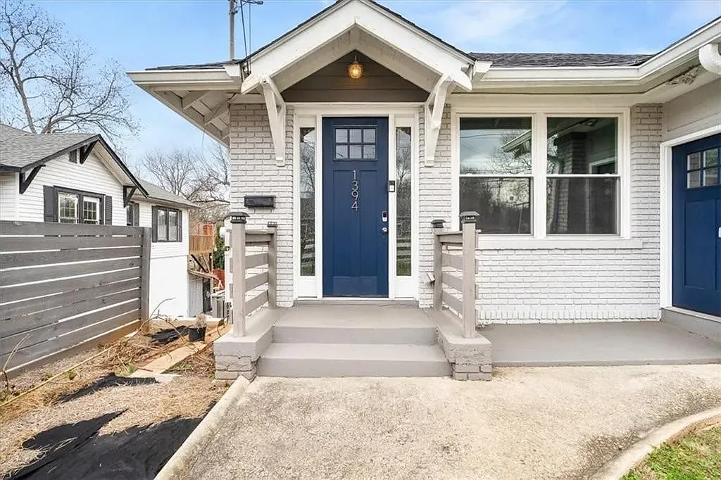 3 bed, $1,000 — Photo 1