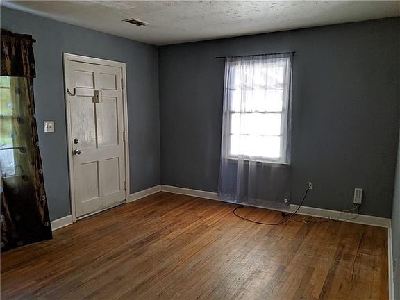 4th image of 1665 Concord Dr SE