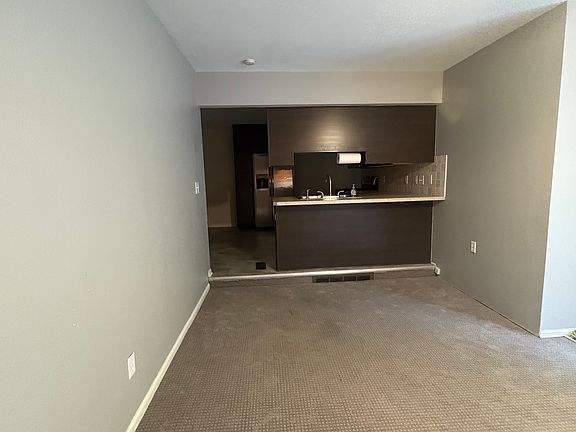 5th image of 39845 John Dr