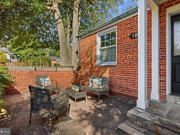 5th image of 19 Indian Spring Dr
