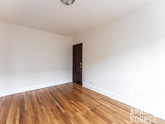 2nd image of 3300 W Schubert Ave APT 3C