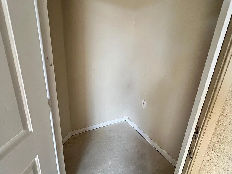 1410 Villa Capri Cir #306 — Photo 24
