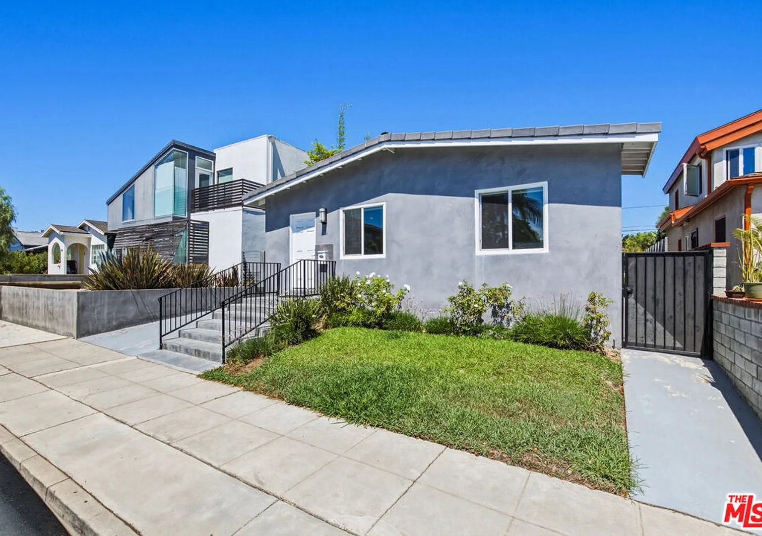 Beautifully updated 4 bed 3 bath with large backyard, private garage, central ac/heat, washer/dry... — Photo 1