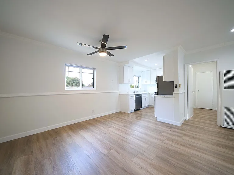Whitsett 6335 — Photo 17