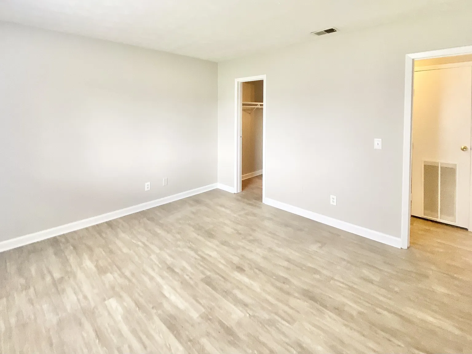 112 Menlo Dr - 1 — Photo 4
