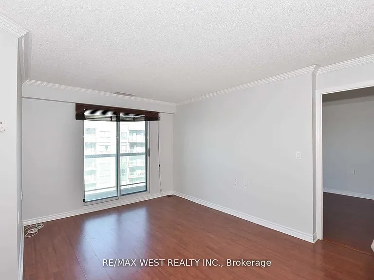 935 Sheppard Ave W #Penthouse 810 — Photo 11