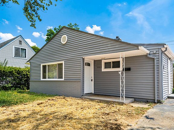 3rd image of 2410 Brentnell Ave
