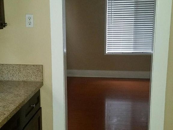 4th image of 615 E California Ave