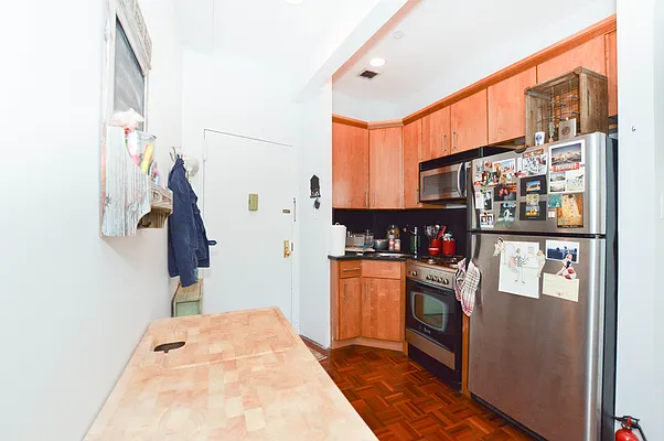 Rented by Douglas Elliman | media 16