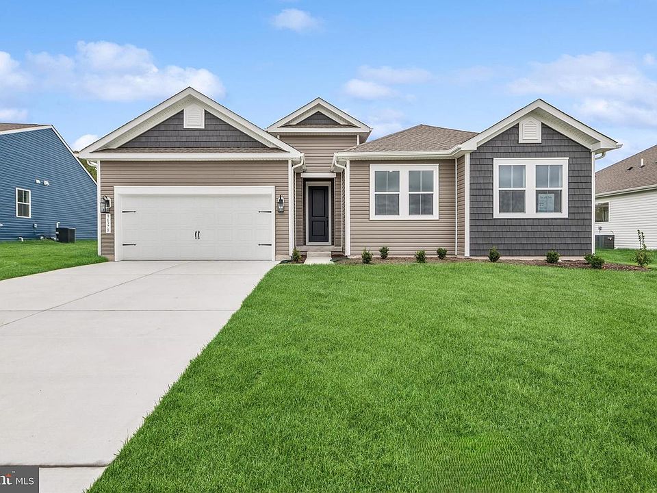 1st image of 28572 Blossom Ln