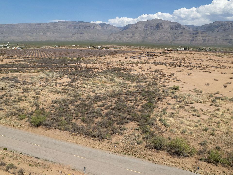 1st image of 13 Desert Sands Rd