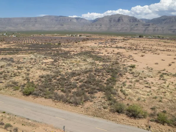 13 Desert Sands Rd, Alamogordo, NM 88310