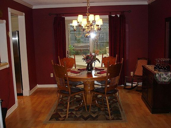 5th image of 505 Prince Of Wales Dr