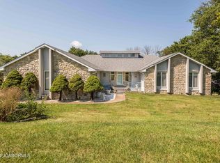 1624 Capital View Dr, Holts Summit, MO 65043