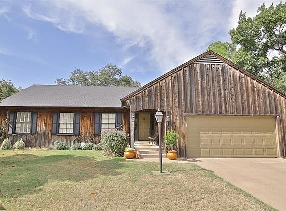 3rd image of 2216 Sylvan Dr