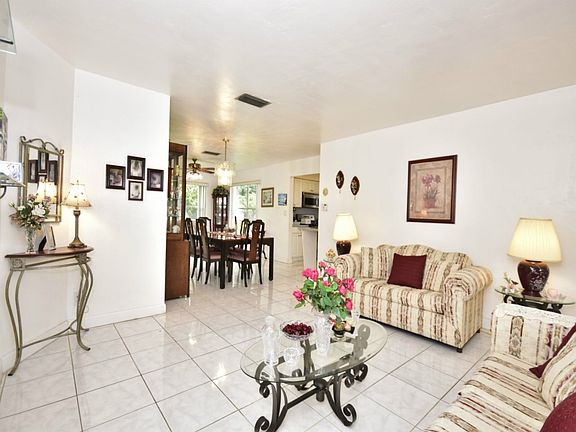 5th image of 3532 SW 15th Ct