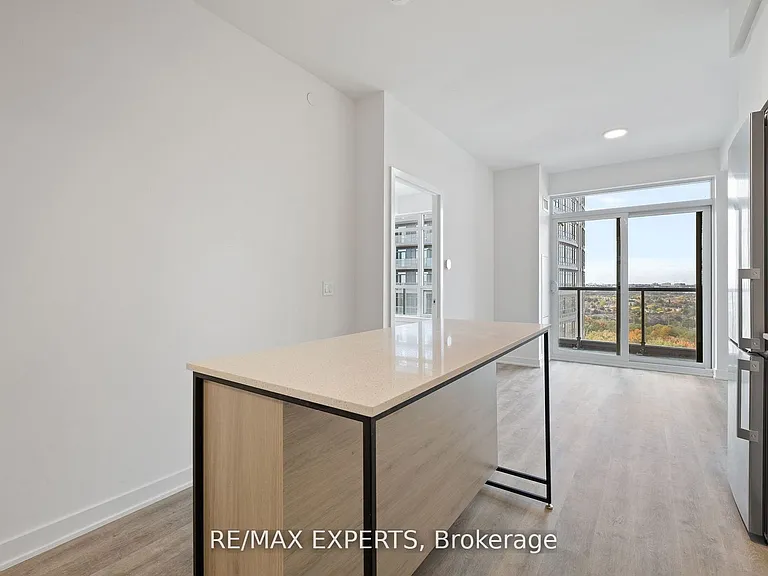 50 Upper Mall Way #B1504 — Photo 20