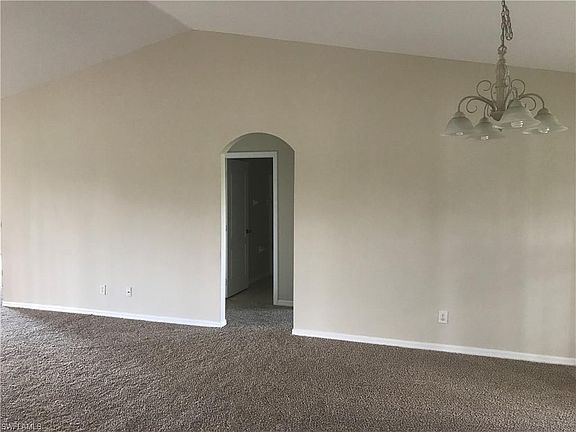 5th image of 300 Paisley Ave