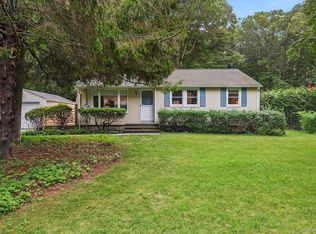 115 W Cove Rd, Cutchogue, NY 11935