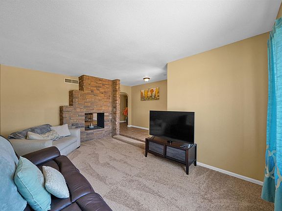 5th image of 6602 E Dreyfus Ave