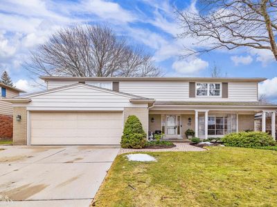 19806 Wedgewood Dr, Grosse Pointe Woods, MI, 48236