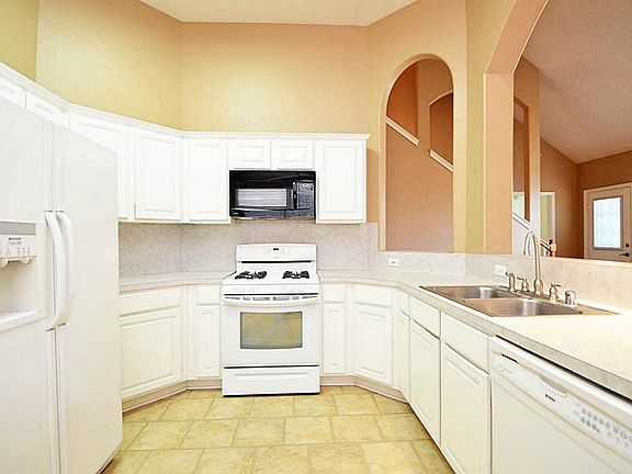 4th image of 11410 Lazy Meadows Dr