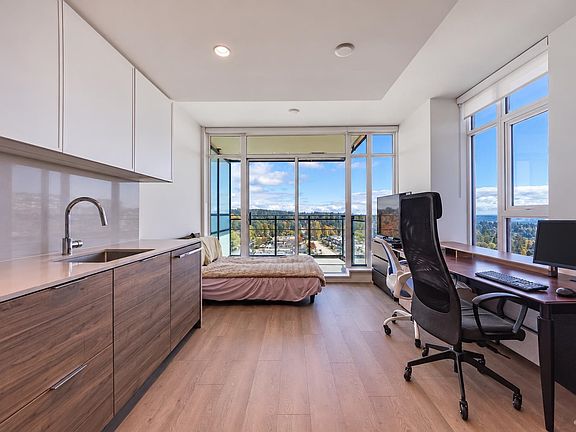 4th image of 1045 Austin Ave #703