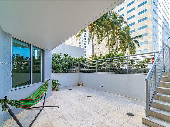 2nd image of 325 Biscayne Blvd #1114