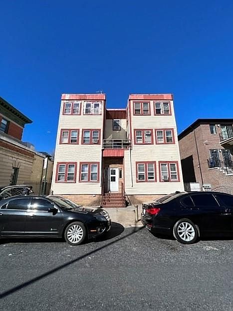 1st image of 150 Bay 22nd St