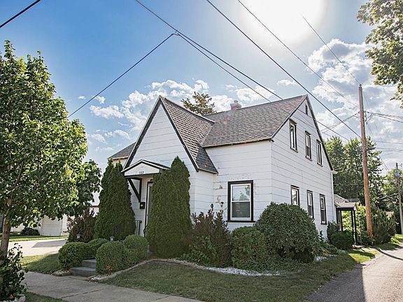 3rd image of 462 Saint Charles St