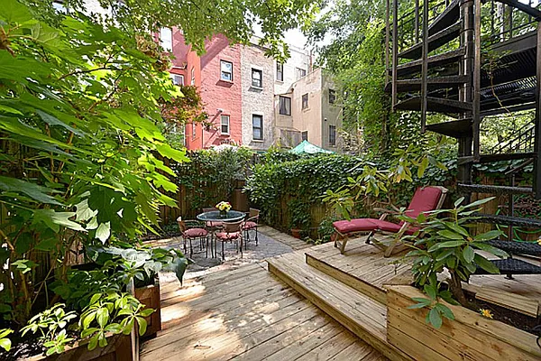 Sold by Leslie J. Garfield | media 7