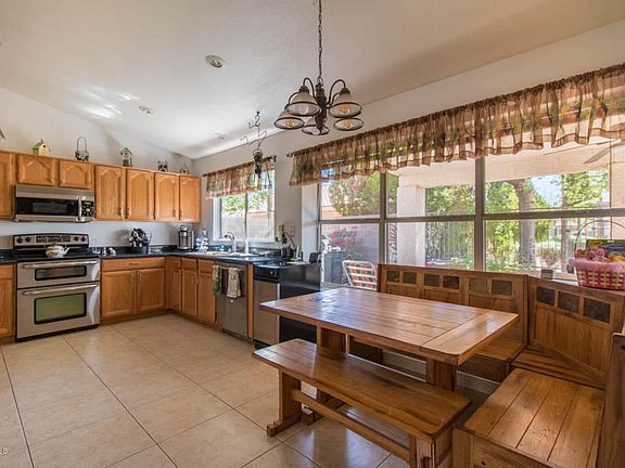 4th image of 337 E Palomino Ct