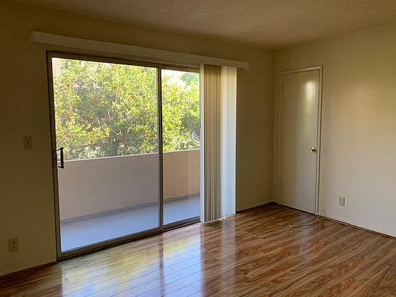 2nd image of 3369 Vinton Ave #7