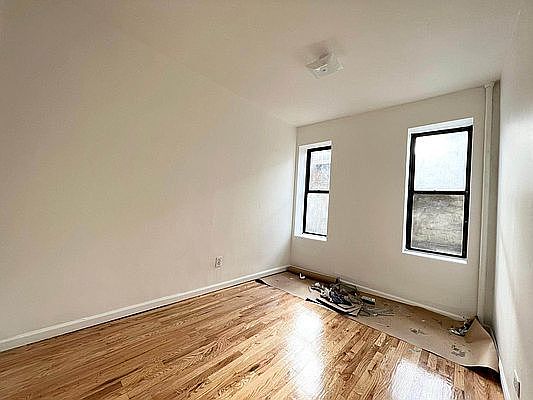 1st image of 944 42nd St APT A5