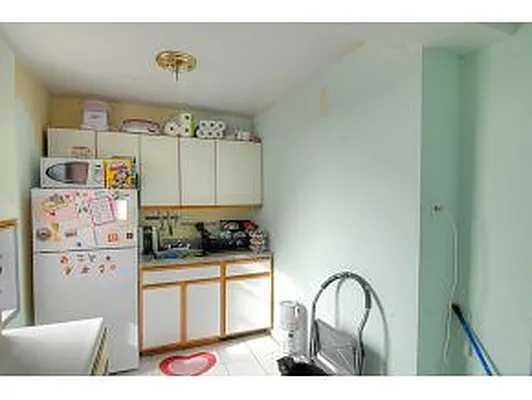 Sold by Maximillion Realty, Inc. | media 1