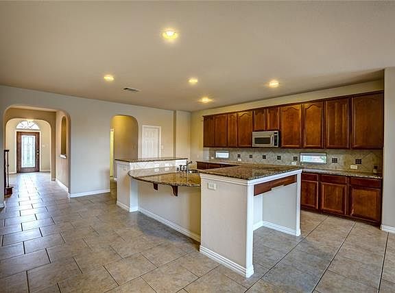 4th image of 1020 Potter Ave