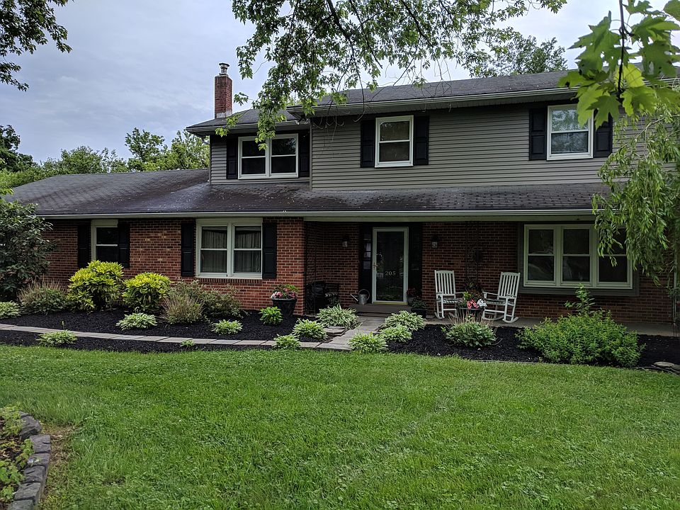 1st image of 205 Pond Dr