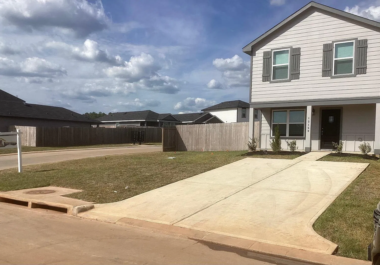 3 bed, 2.5 bath, 1206 sqft, $1,650 — Photo 3