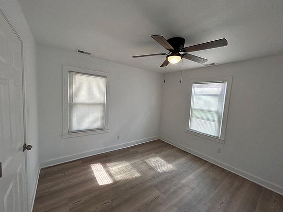 4th image of 2916 Portland Ave #4